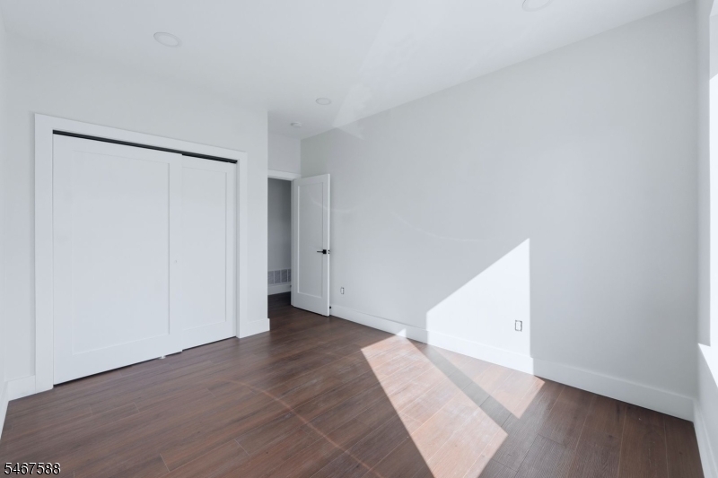 97 9TH Avenue Newark NJ 07107