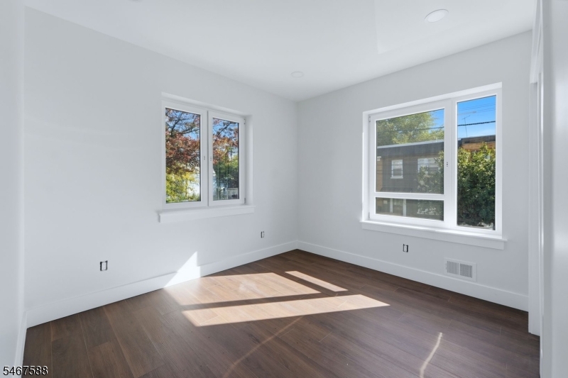 97 9TH Avenue Newark NJ 07107