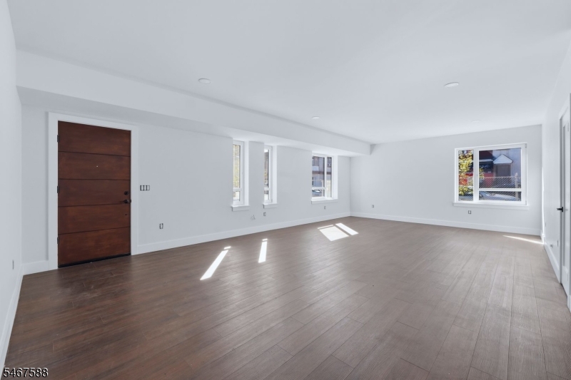97 9TH Avenue Newark NJ 07107