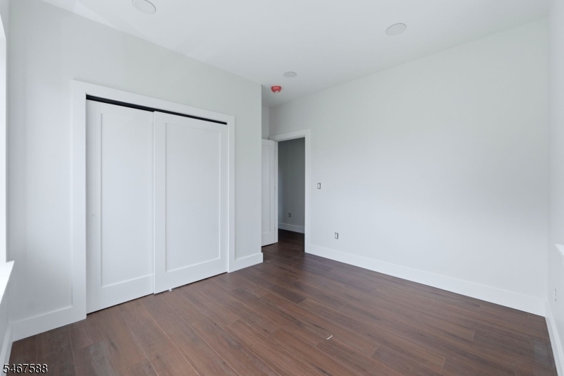 97 9TH Avenue Newark NJ 07107