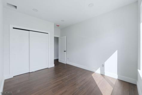 97 9TH Avenue Newark NJ 07107