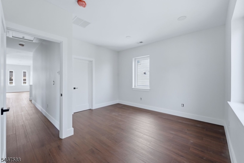 97 9TH Avenue Newark NJ 07107