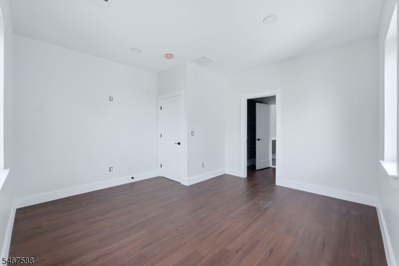 97 9TH Avenue Newark NJ 07107
