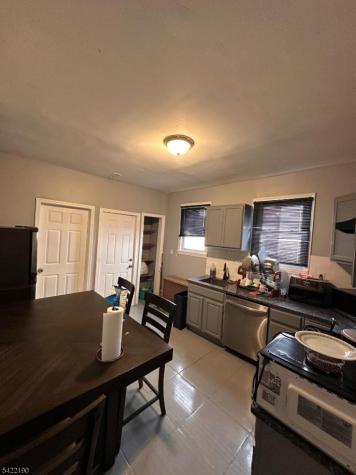 89 Aldine Street Newark NJ 07112