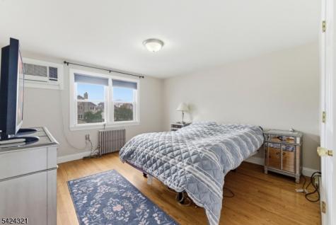554 Kingsland Avenue Lyndhurst NJ 07071