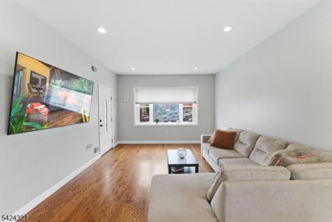 554 Kingsland Avenue Lyndhurst NJ 07071