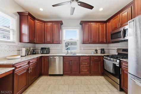 554 Kingsland Avenue Lyndhurst NJ 07071