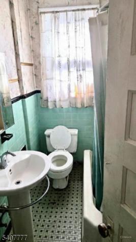 388 Seymour Avenue Newark NJ 07112