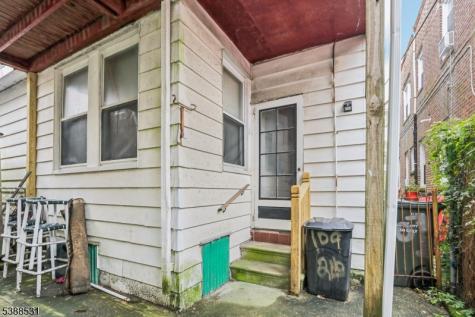 107 Saint Davids Place Atlantic NJ 08401