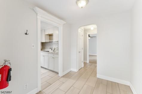 718 Thomas Street Elizabeth NJ 07202