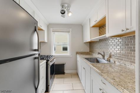 718 Thomas Street Elizabeth NJ 07202