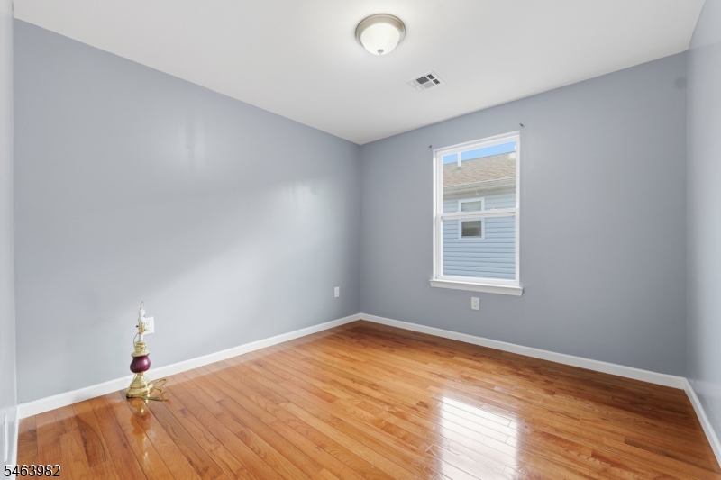 572 S 11th Street Newark NJ 07103