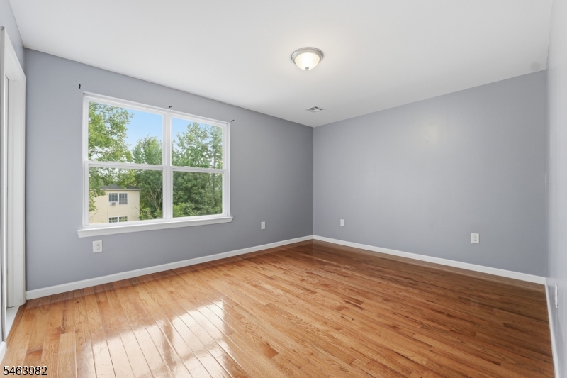 572 S 11th Street Newark NJ 07103