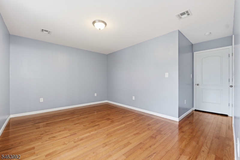 572 S 11th Street Newark NJ 07103