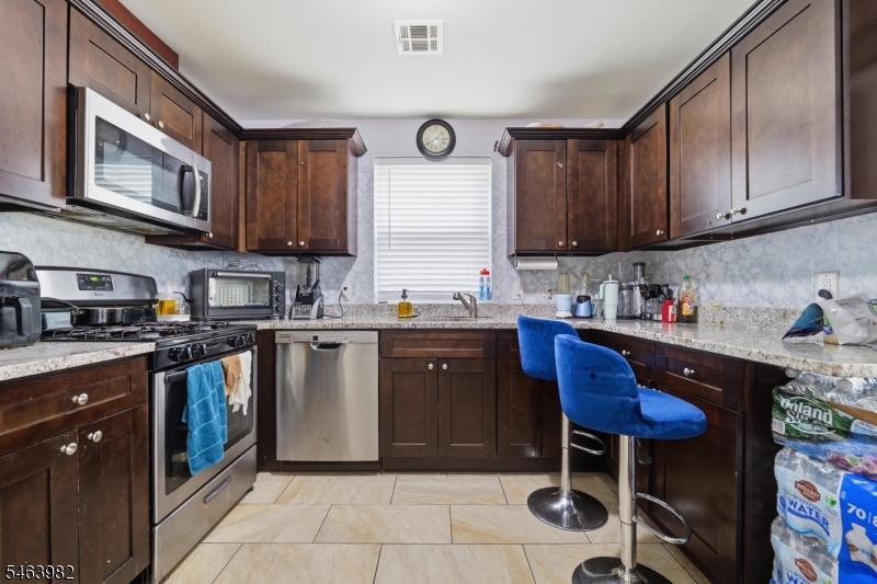 572 S 11th Street Newark NJ 07103