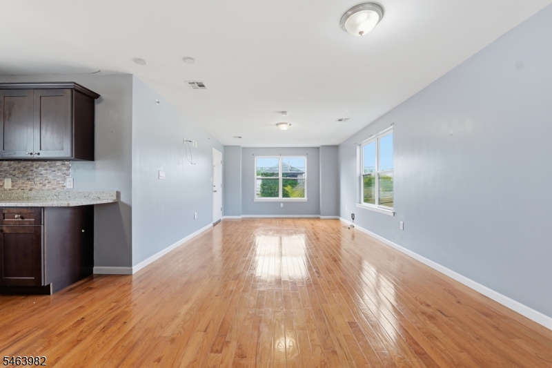 572 S 11th Street Newark NJ 07103