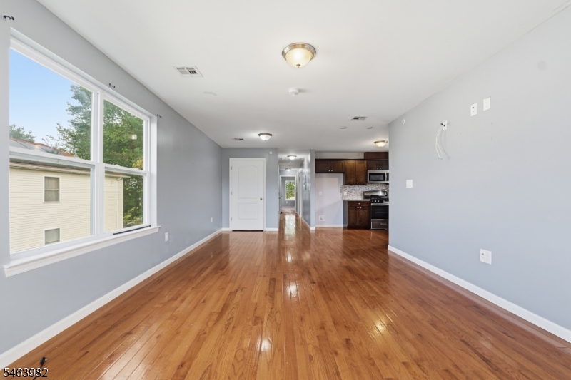 572 S 11th Street Newark NJ 07103