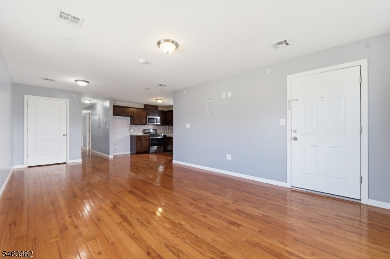 572 S 11th Street Newark NJ 07103