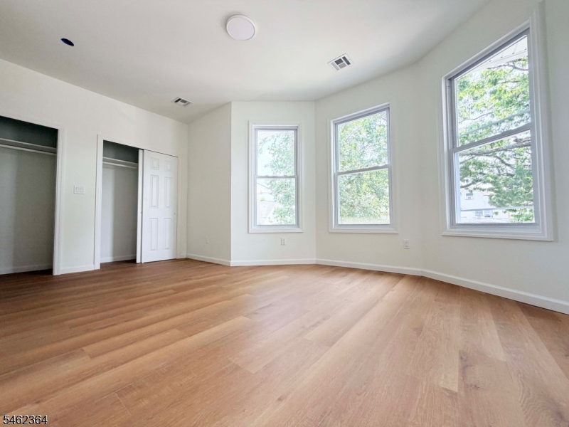 346 Woodside Avenue Newark NJ 07104