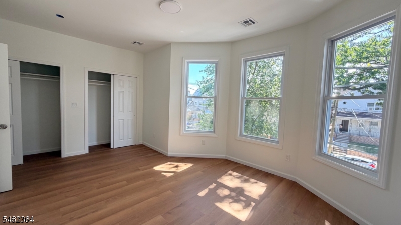 346 Woodside Avenue Newark NJ 07104