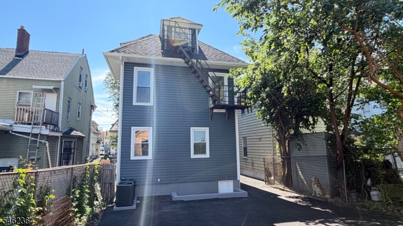 346 Woodside Avenue Newark NJ 07104