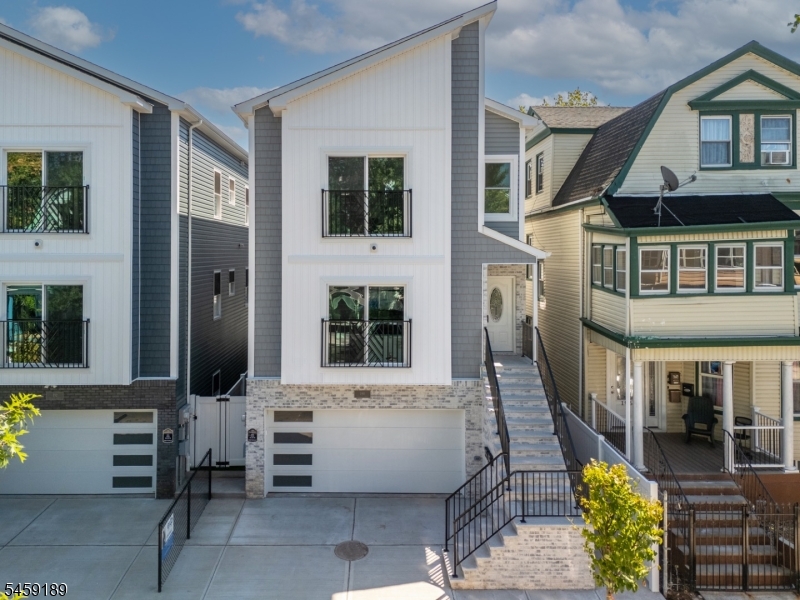 194 Amherst Street East Orange NJ 07018