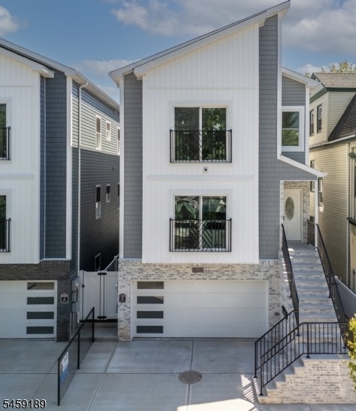 194 Amherst Street East Orange NJ 07018