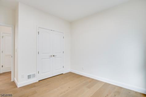 194 Amherst Street East Orange NJ 07018