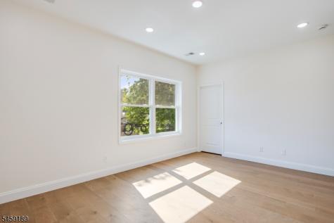 194 Amherst Street East Orange NJ 07018