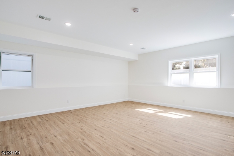 194 Amherst Street East Orange NJ 07018