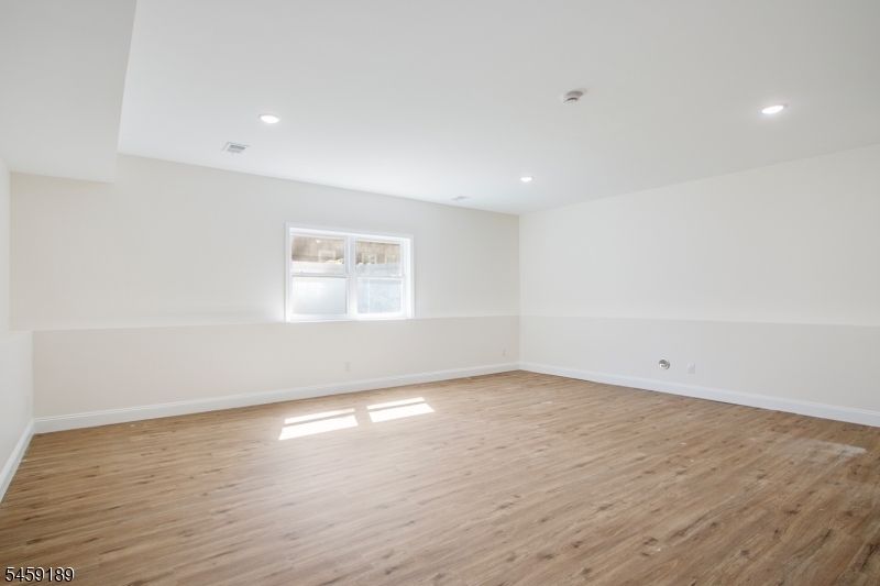 194 Amherst Street East Orange NJ 07018