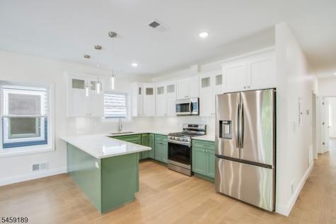 194 Amherst Street East Orange NJ 07018