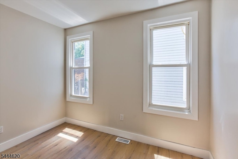 152 N Clinton Street East Orange NJ 07017