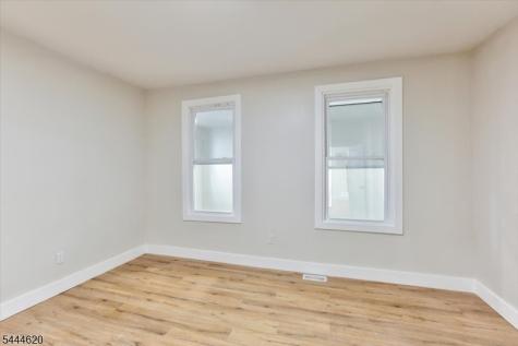 152 N Clinton Street East Orange NJ 07017