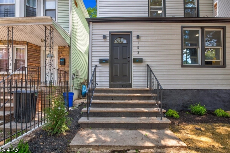 152 N Clinton Street East Orange NJ 07017