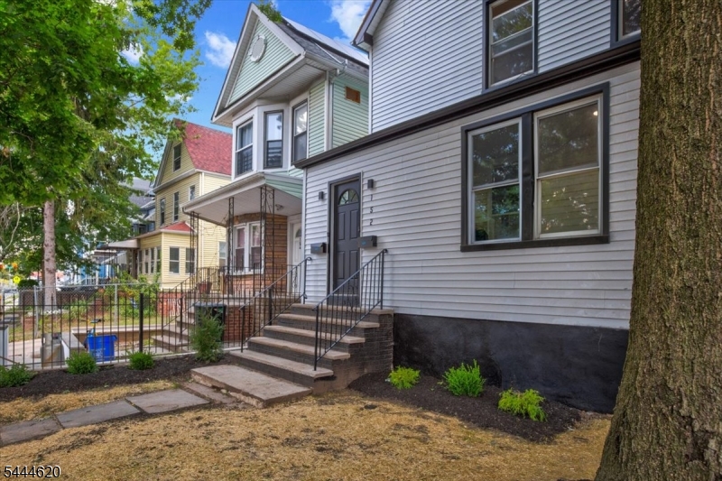 152 N Clinton Street East Orange NJ 07017