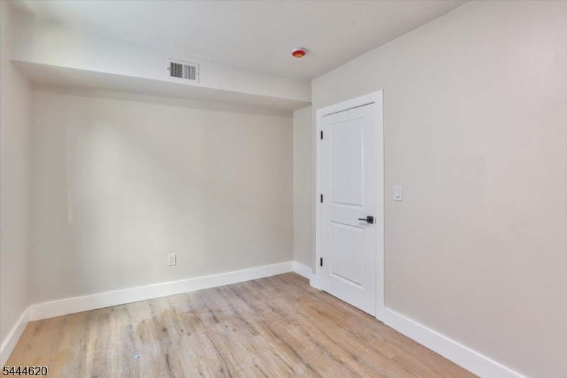 152 N Clinton Street East Orange NJ 07017