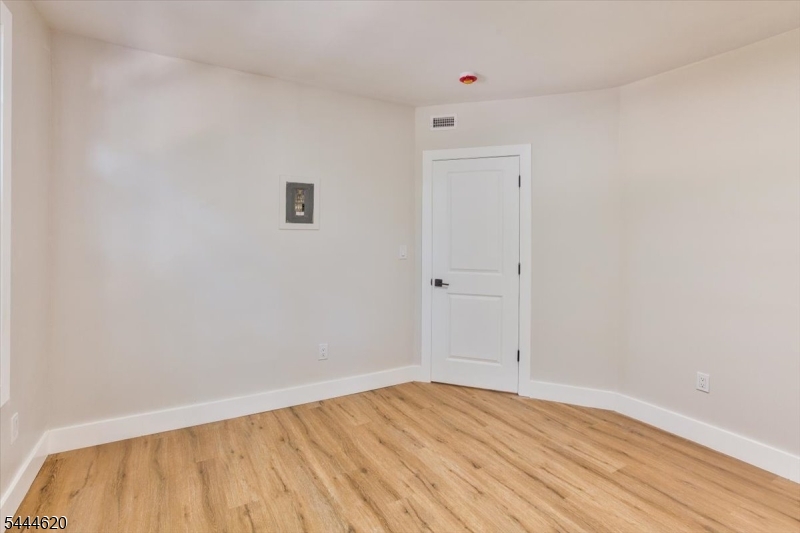 152 N Clinton Street East Orange NJ 07017