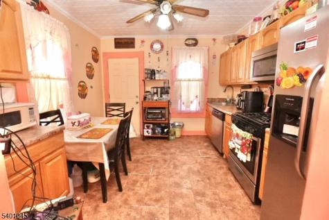 22 Kensington Place East Orange NJ 07017