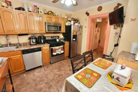 22 Kensington Place East Orange NJ 07017