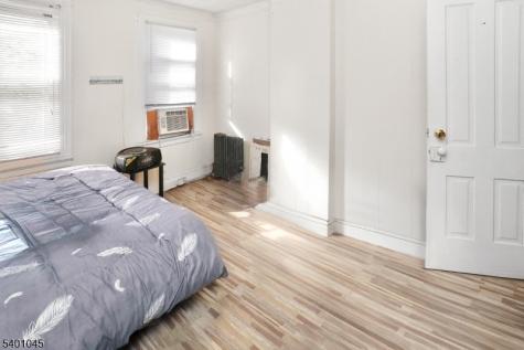 22 Kensington Place East Orange NJ 07017
