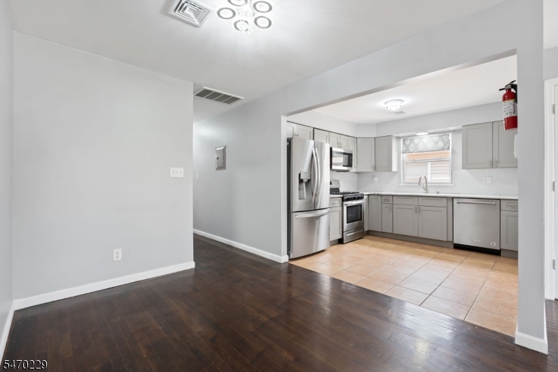 725 S 19th Street Newark NJ 07103