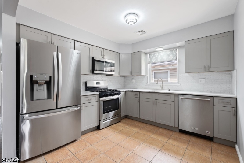 725 S 19th Street Newark NJ 07103