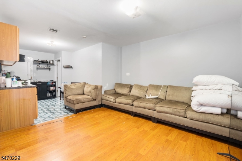 725 S 19th Street Newark NJ 07103