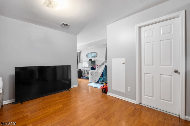 725 S 19th Street Newark NJ 07103