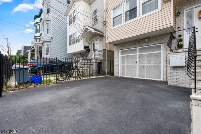 725 S 19th Street Newark NJ 07103