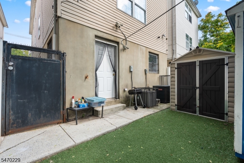 725 S 19th Street Newark NJ 07103