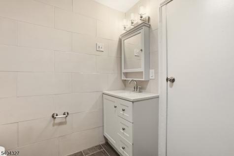 221 Wilkinson Avenue Jersey City NJ 07305