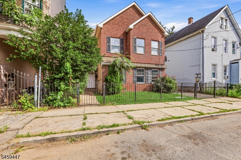 592 S 18th Street Newark NJ 07103
