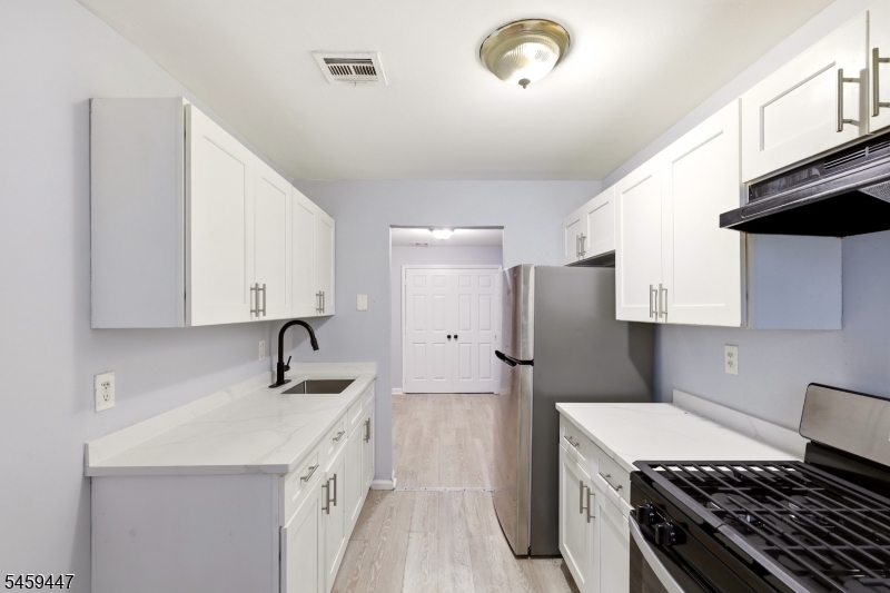 592 S 18th Street Newark NJ 07103
